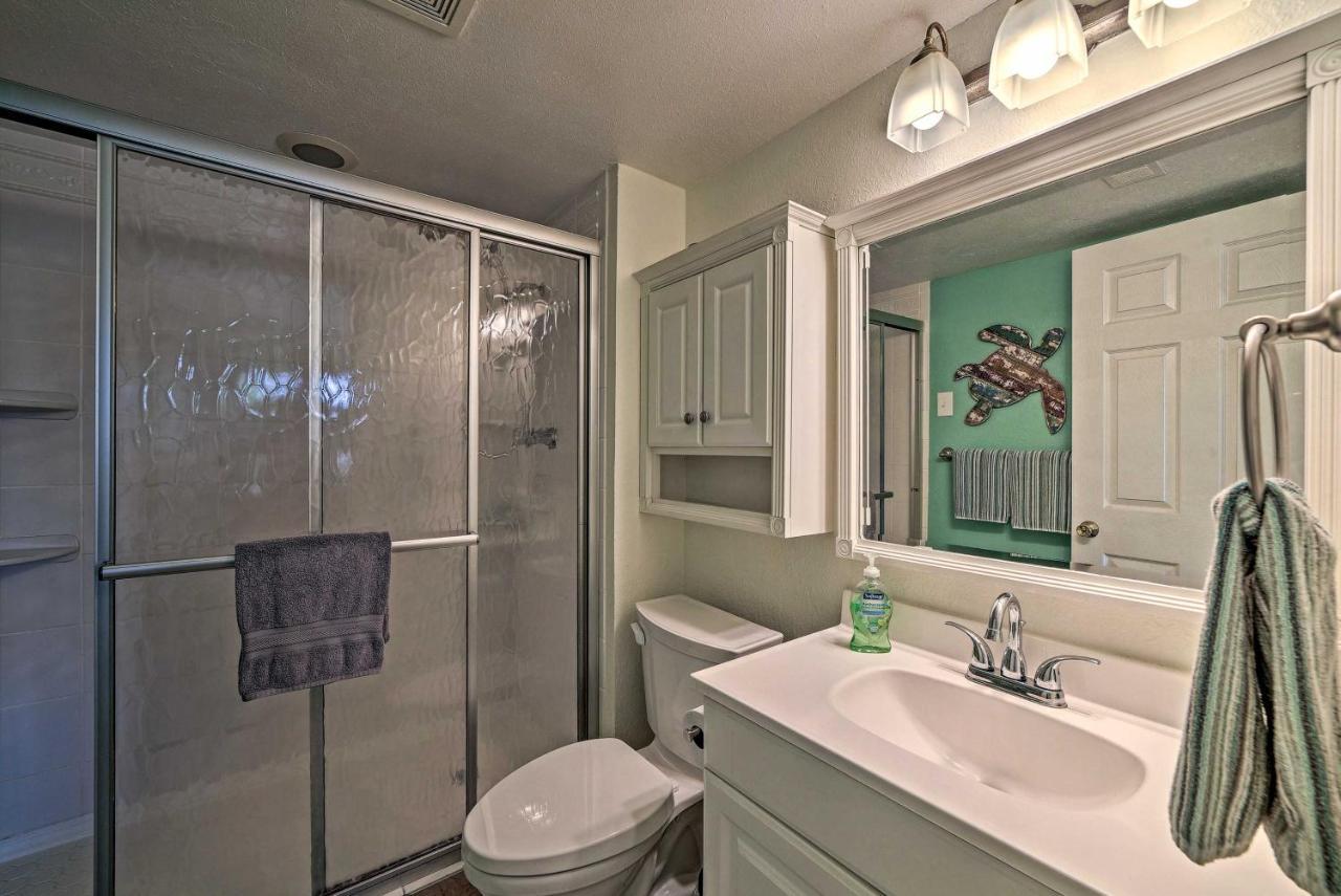 Breezy Corpus Christi Condo With Deck And Fishing Dock Exteriér fotografie
