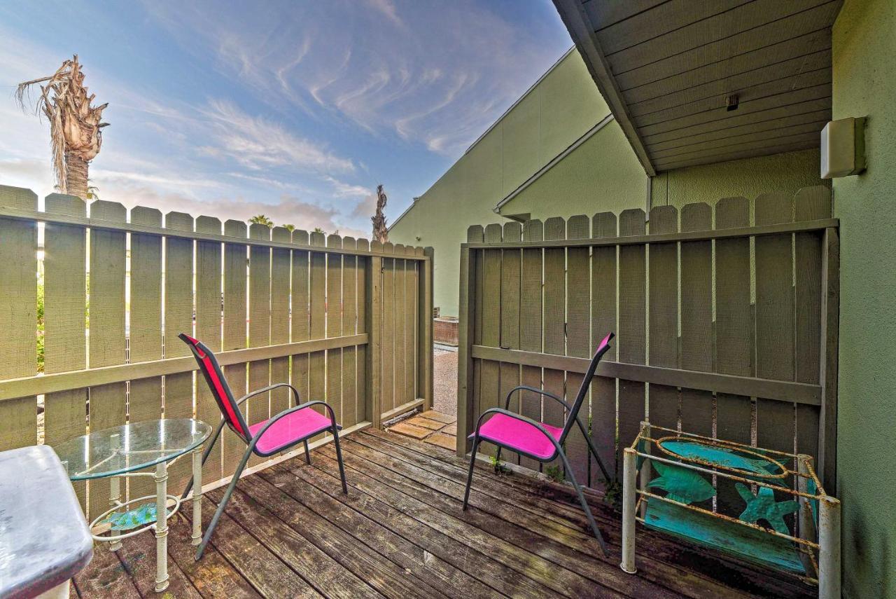 Breezy Corpus Christi Condo With Deck And Fishing Dock Exteriér fotografie
