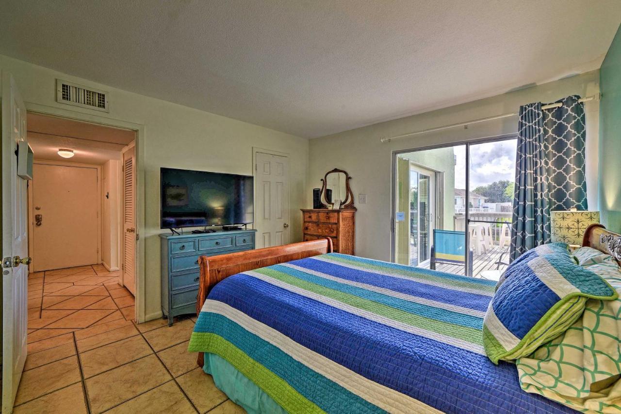 Breezy Corpus Christi Condo With Deck And Fishing Dock Exteriér fotografie